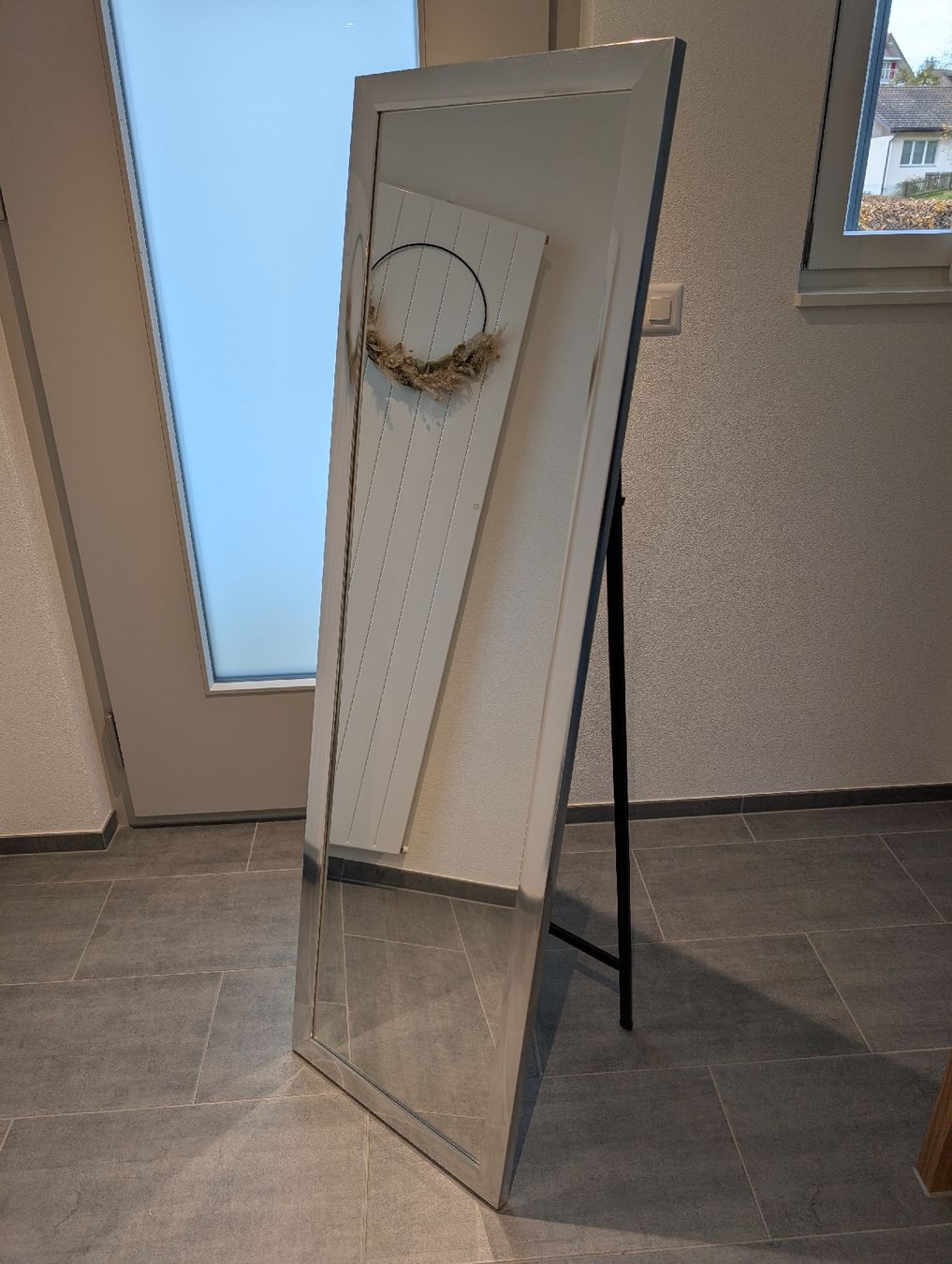 Specchi: Standspiegel mit silbrigem Rahmen – Usato da Wiezikon b.Sirnach venduto da Romsche 9
