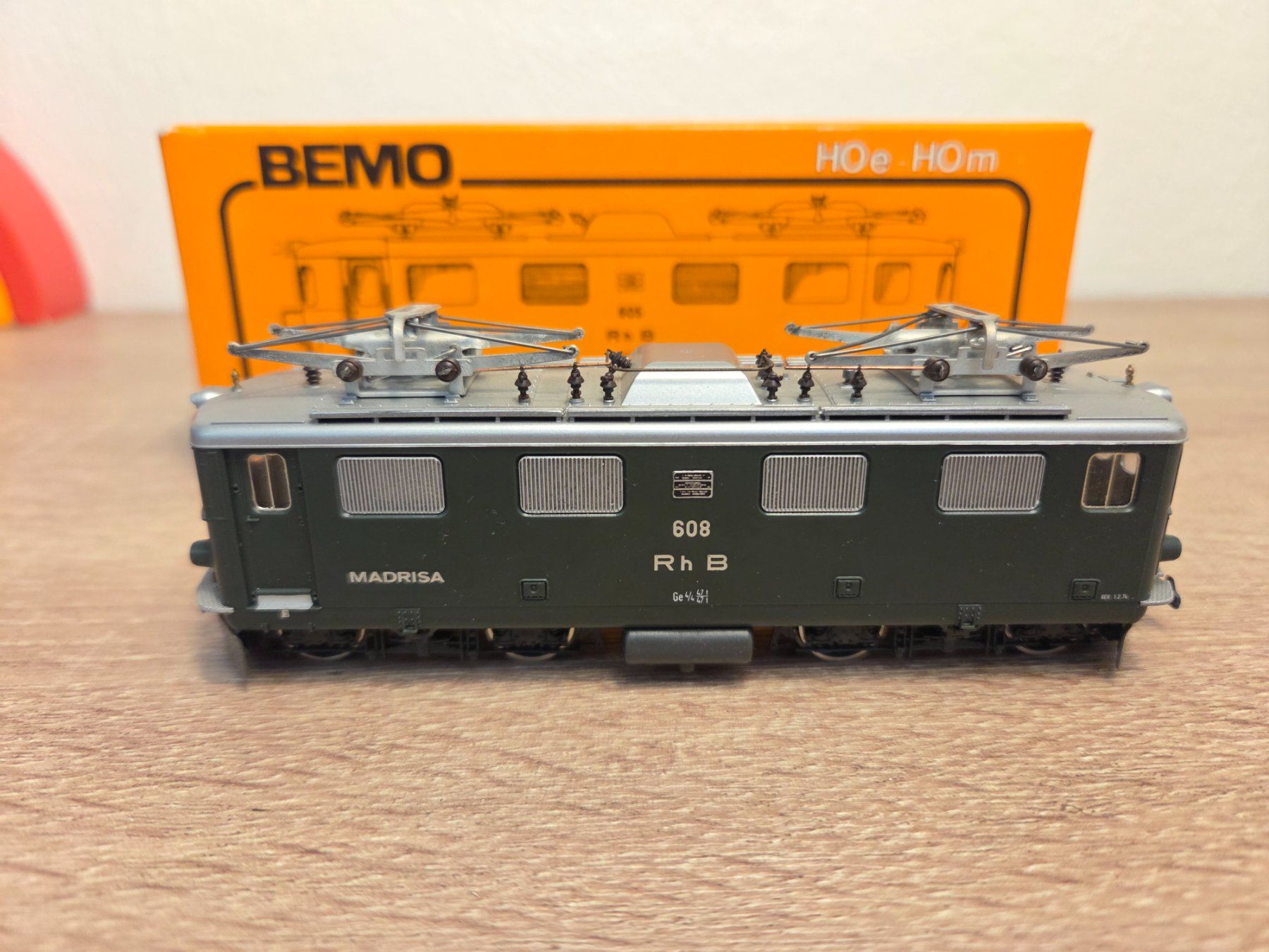 Bemo Modellini di ferrovie: Bemo 1250/8 E-Lok Madrisa RhB H0m – Usato da St-Aubin-Sauges venduto da Lo_Go 1