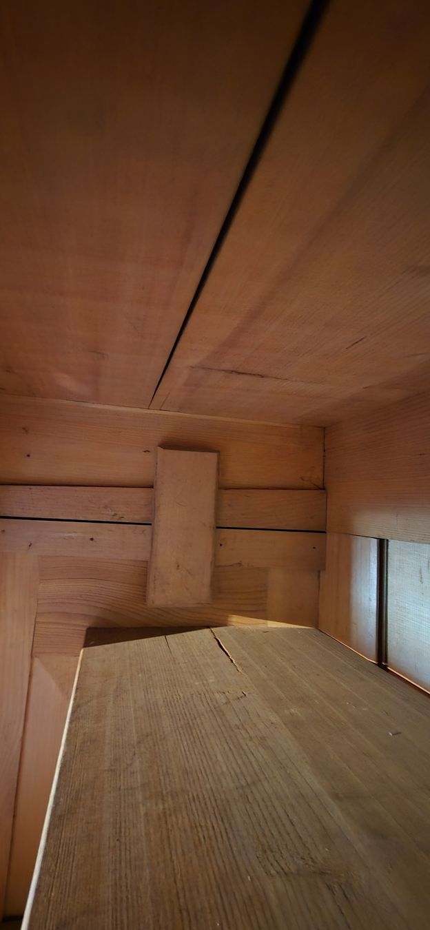 Armadi: Alter Tannenschrank – Usato da Ziefen venduto da Momihatalles 5