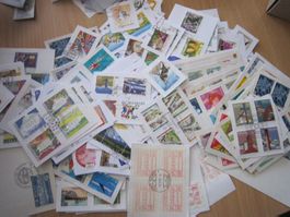 Lot O8 Schöne Briefausschnitte bis ins 2000.