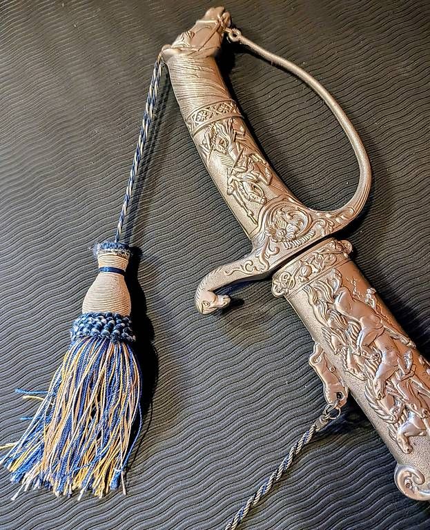 Tutte le decorazioni: Deko-Säbel mit Pferdekopf-Knauf – Usato da Ennetmoos venduto da Maganuri