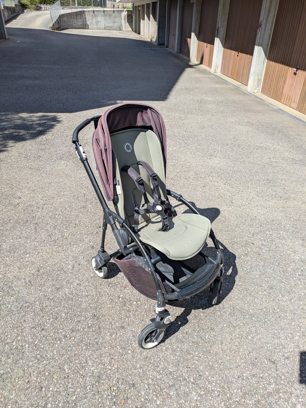 Bugaboo Carrozzine: Poussette Bugaboo Bee 3 complète avec nacelle + accessoires – Usato da Gland venduto da adrienbru 4