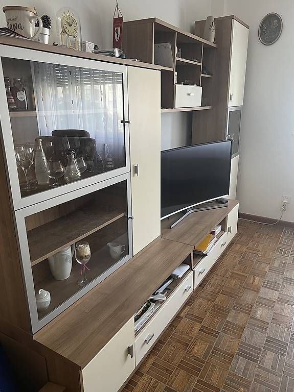 Mobili TV: Wohnwand / TV-Möbel mit Vitrine – Usato da Basel venduto da HrvojeM 1