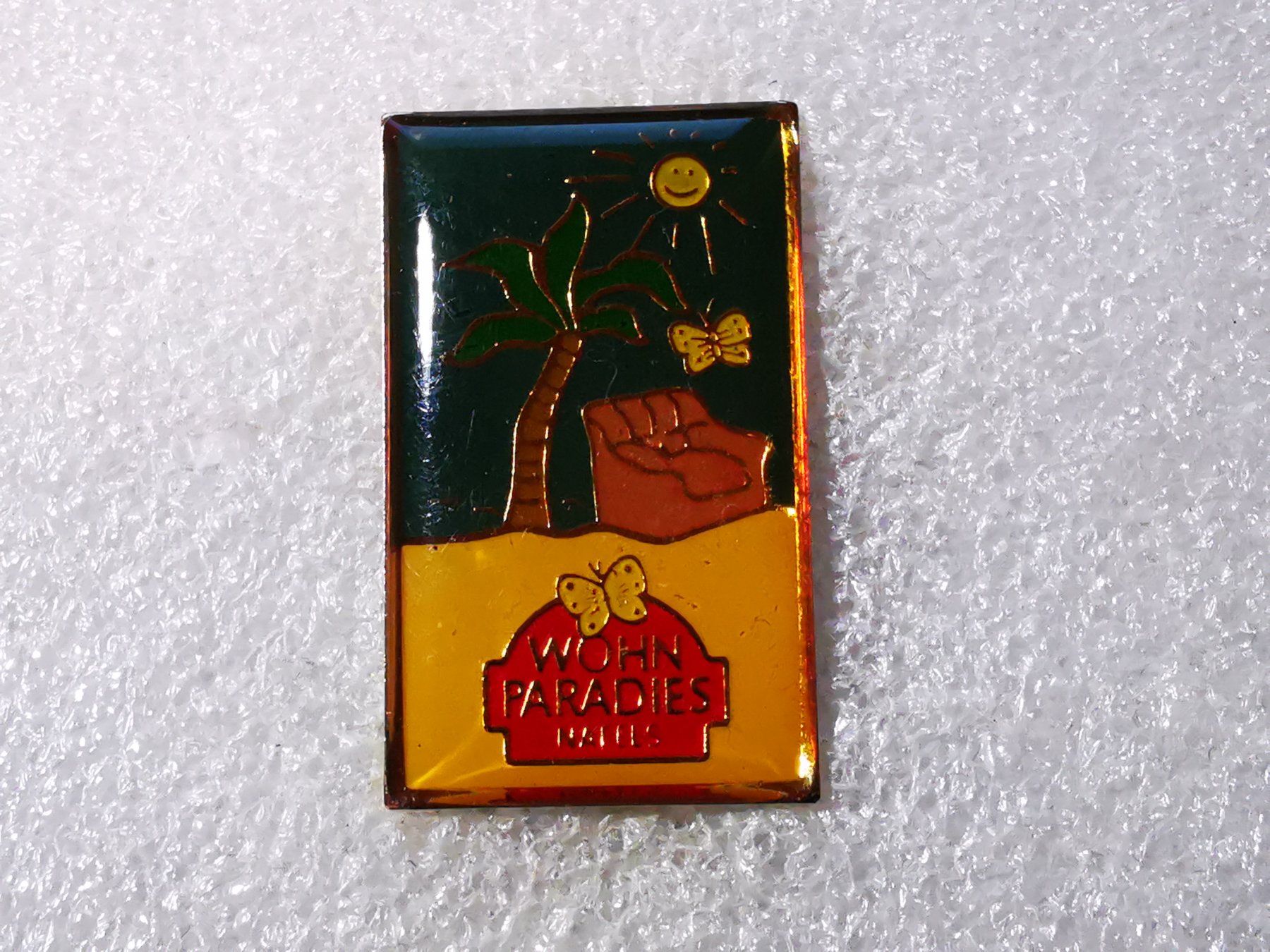 Placchette & Badge: Ansteckpin 56: Wohn Paradies – Usato da Oppligen venduto da Pin-Fall-Shop