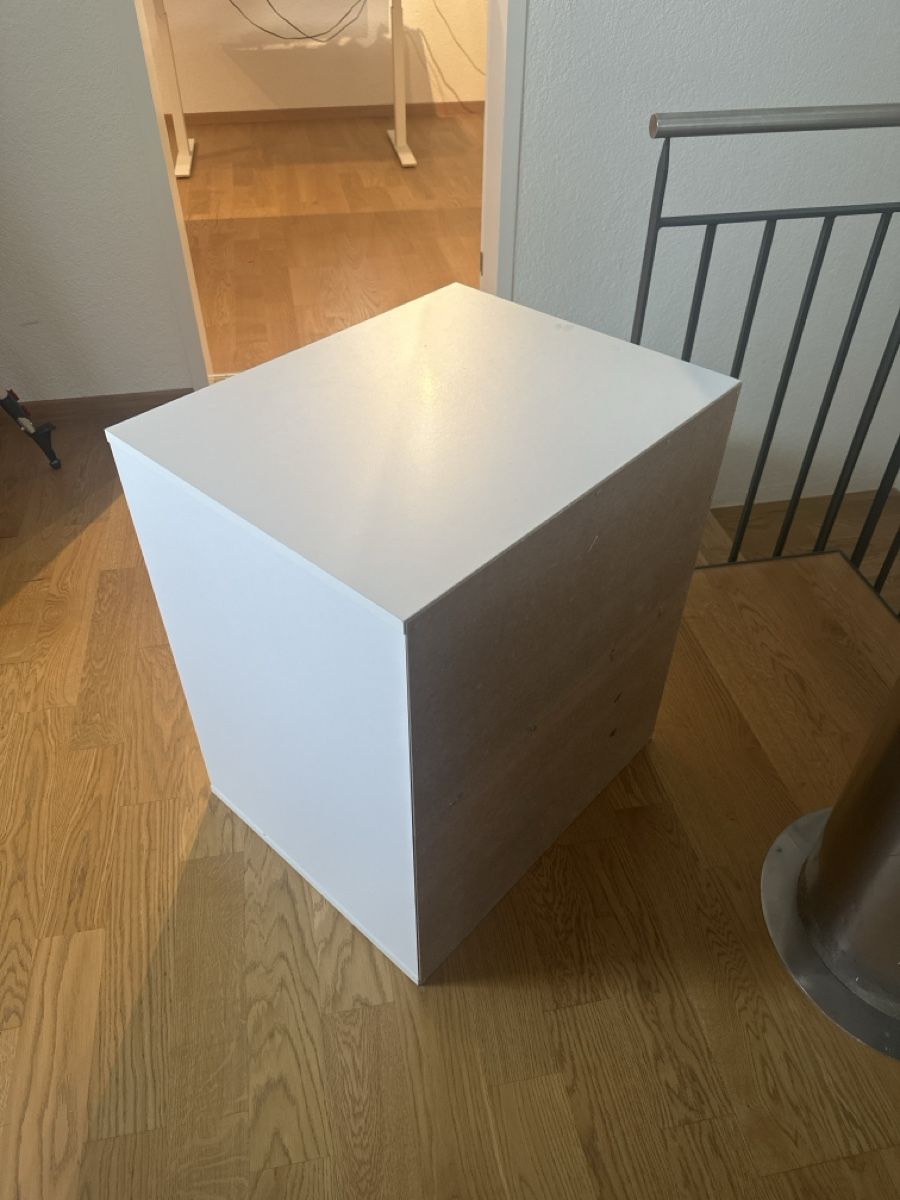 Scaffali: White Sideboard Cabinet with Two Doors and Shelves – Usato da Winterthur venduto da valeeejaaco 3