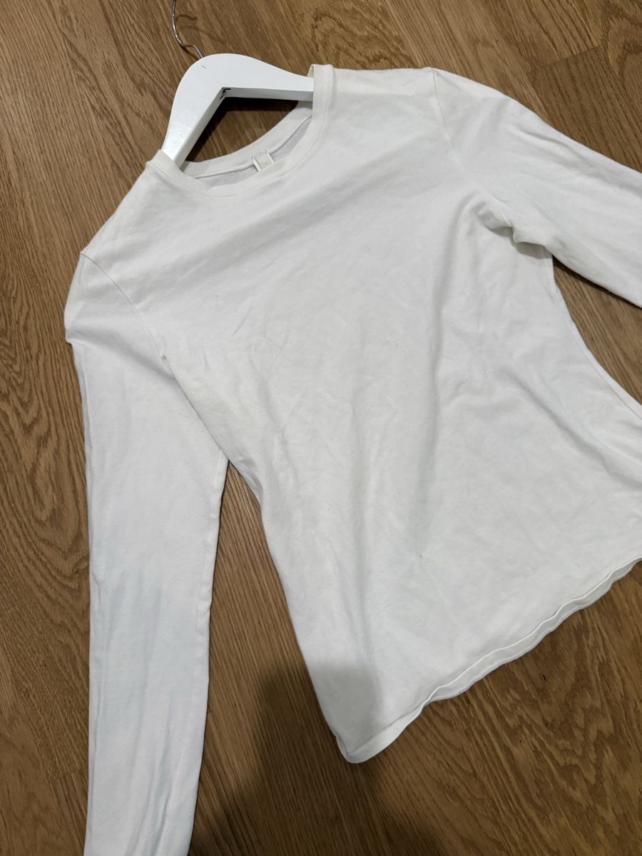 Skims Top: Skims Longsleeve White – Usato da Bottmingen venduto da Itsclaire 1