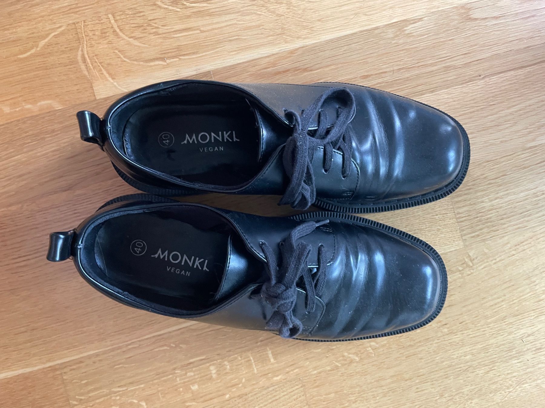 Monki Scarpe da donna: Chaussures Monki vegan (taille 40) – Usato da Bussigny venduto da almee14