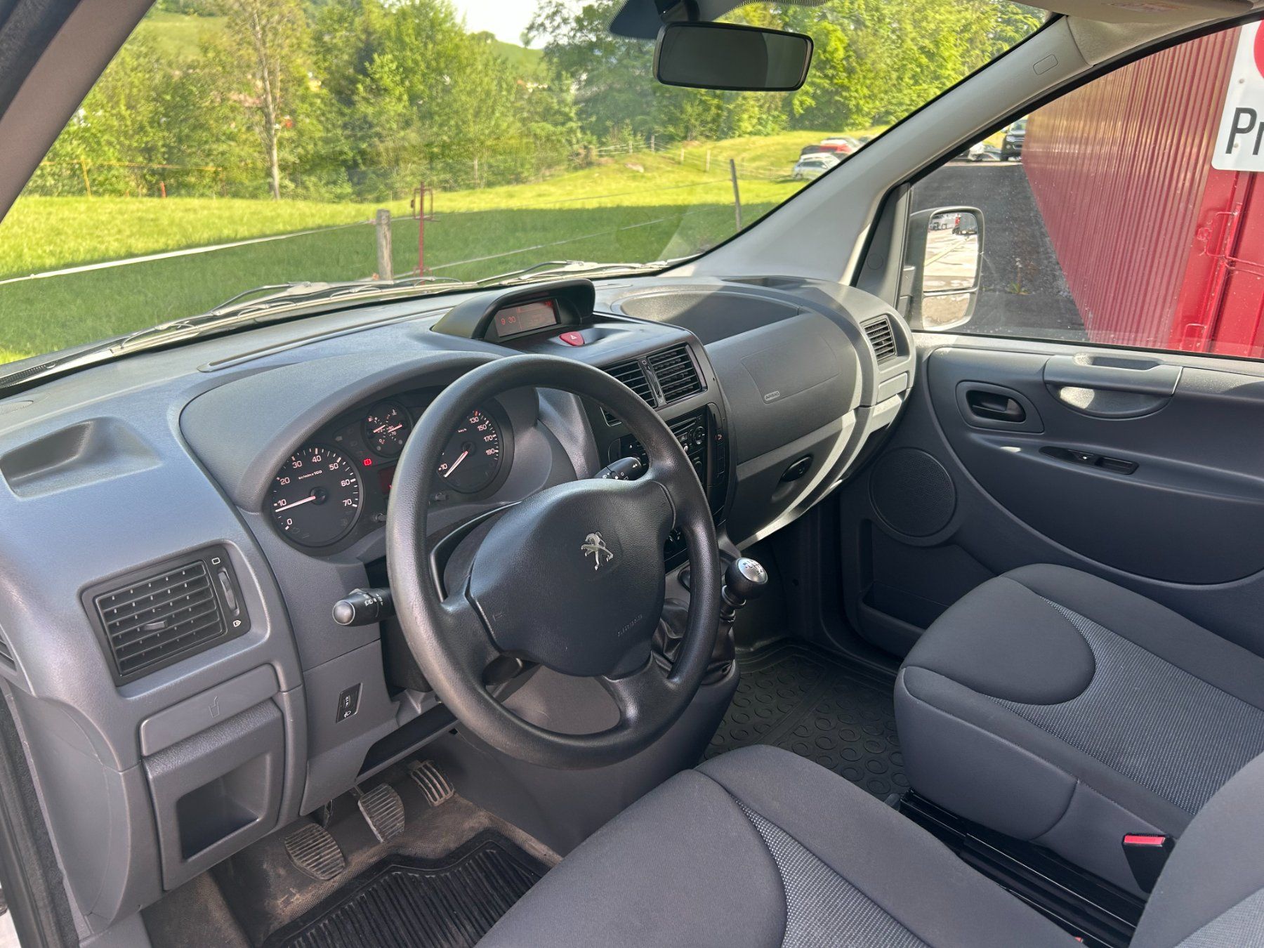 Peugeot Nutzfahrzeuge: Peugeot-Dangel Expert 4x4 – Gebraucht aus Sattel von ZetorCabrio 5
