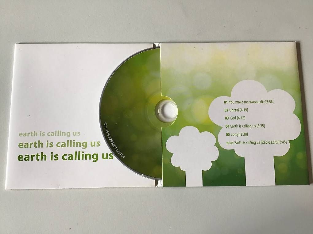 CD: Katrin the Thrill: Earth Is Calling Us [Single-CD] – Usato da Zürich venduto da audn 2