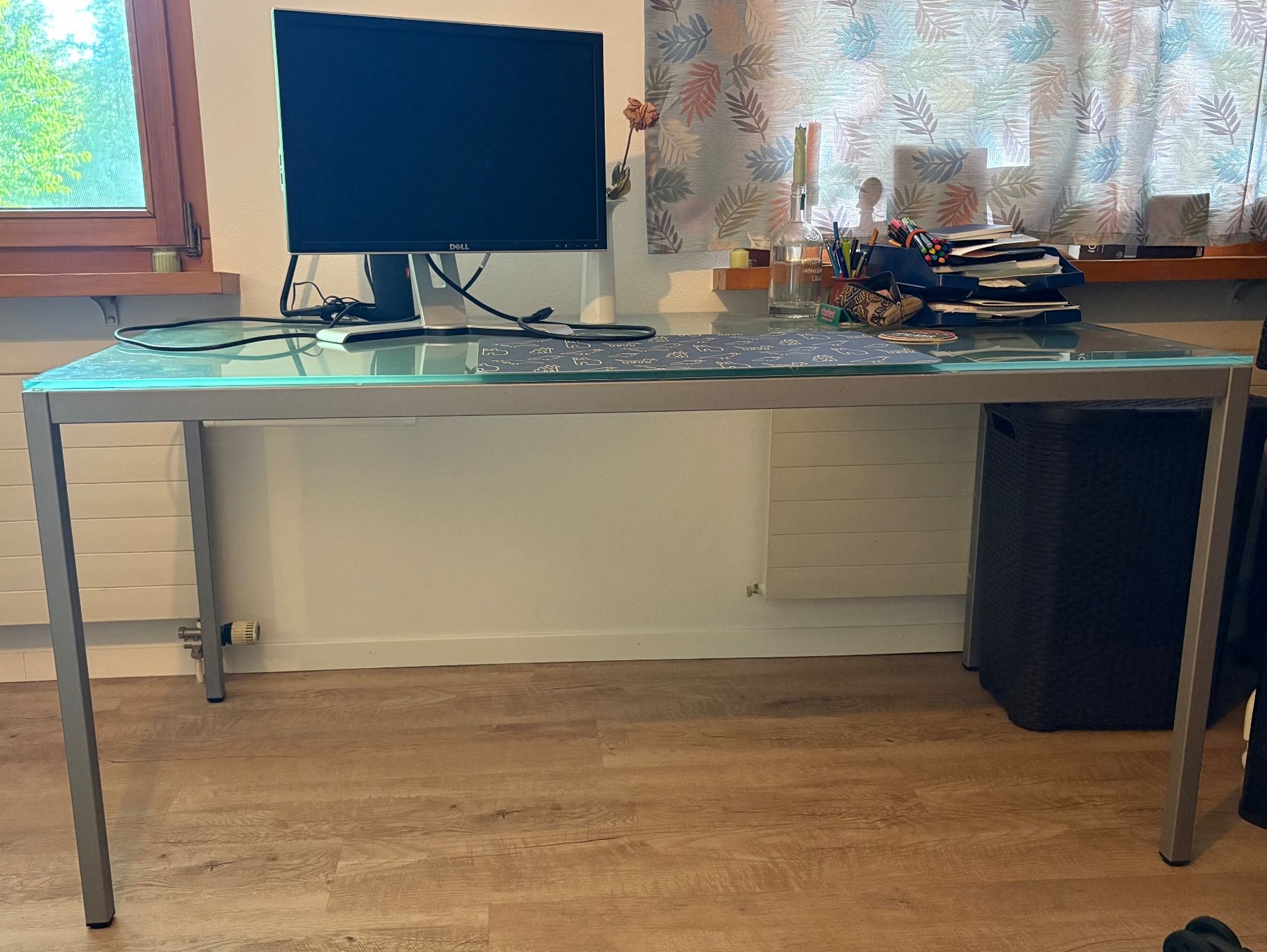 Tische: Glastisch mit Metallgestell 20.- – Gebraucht aus Zürich von mig_tn8m 2
