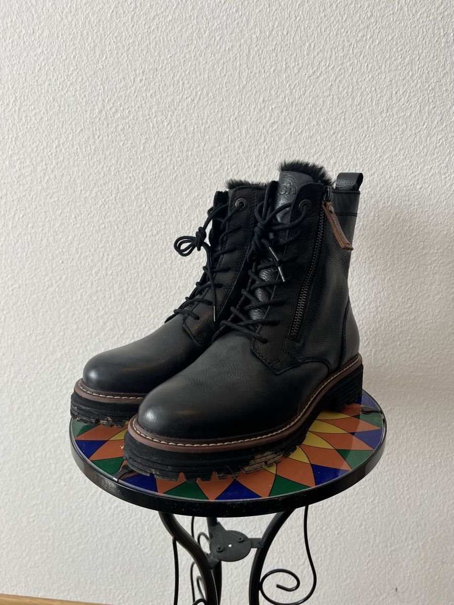 Bench Scarpe da donna: Damen Stiefel Bench. schwarz grösse 38  – Usato da Solothurn venduto da mjt_6yvh