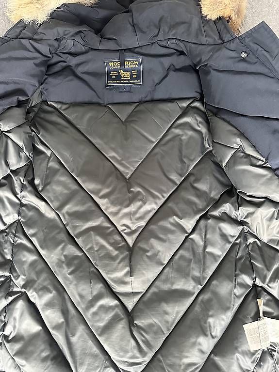 Woolrich Giacche: Woolrich Arctic Parka Navy L – Usato da Zürich venduto da jul_wq9c 2