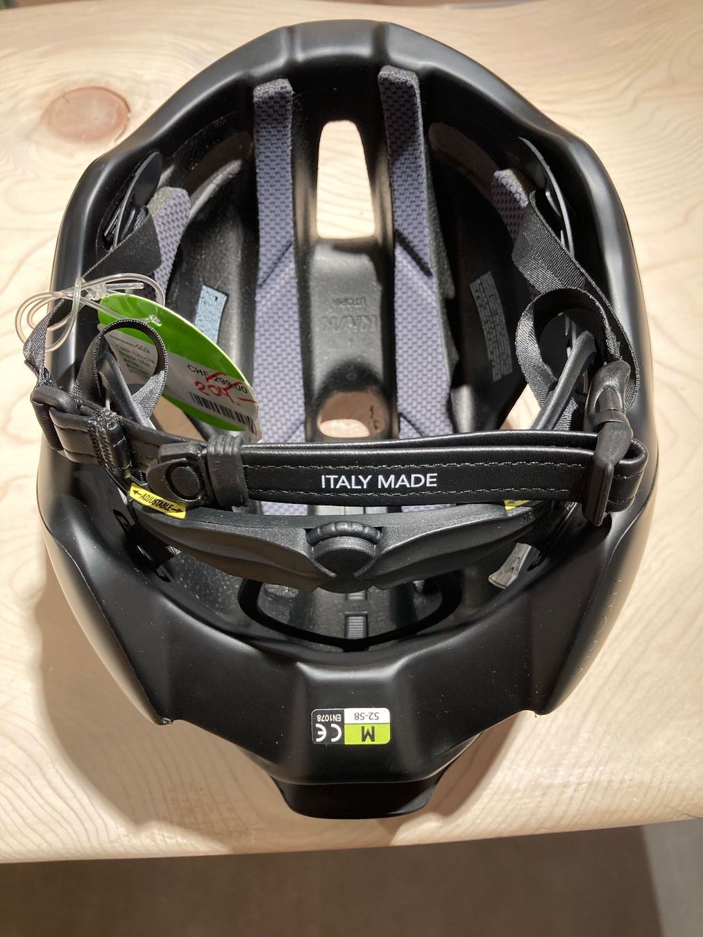 Kask Helme: Kask Utopia Helm Black, Medium – Neu (gemäss Beschreibung) aus Lauterbrunnen von Imboden-Bike 3