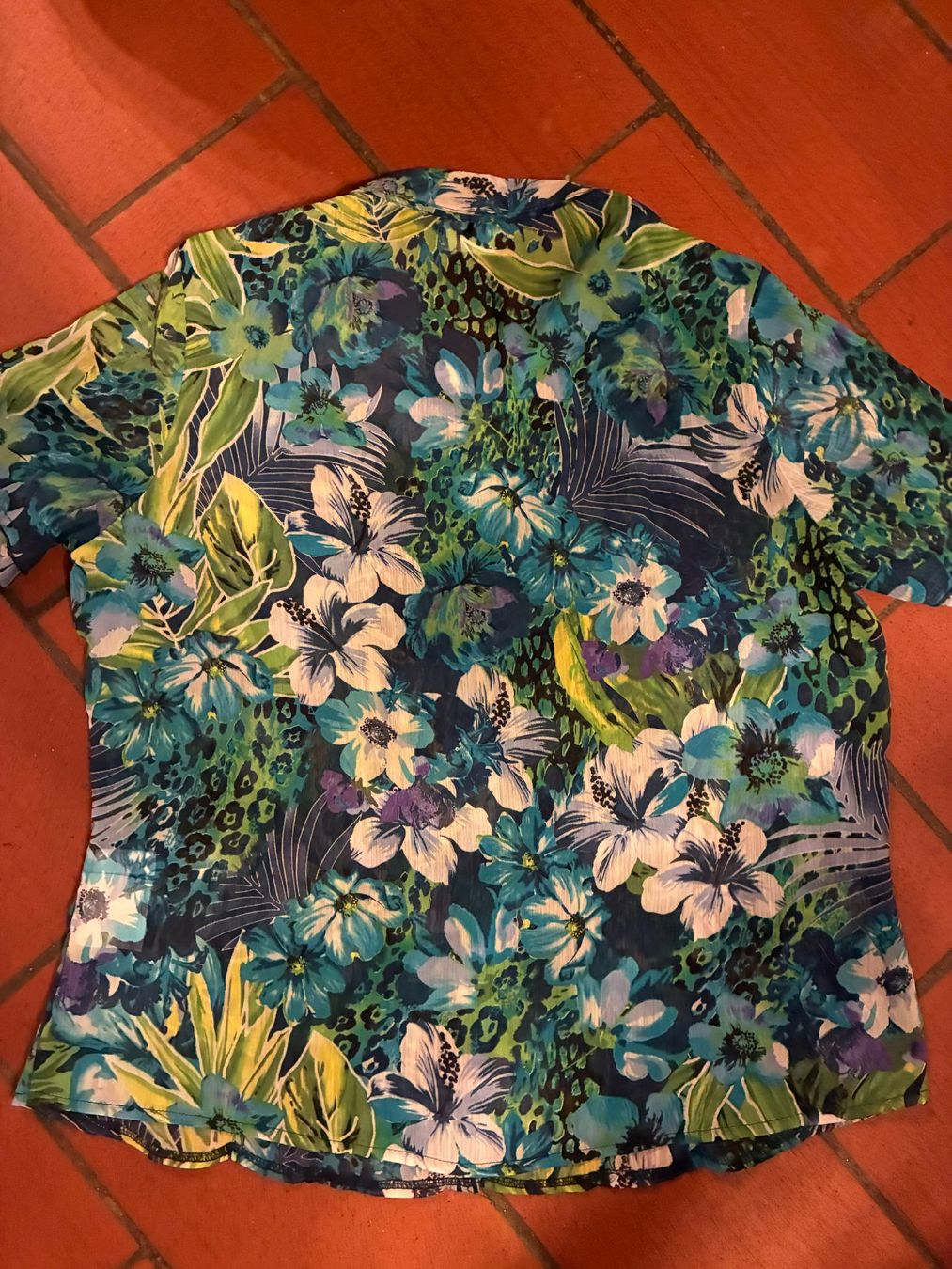Blusen: Damenbluse mit Blumenmuster – Gebraucht aus Villa Luganese von Stefor_7 2