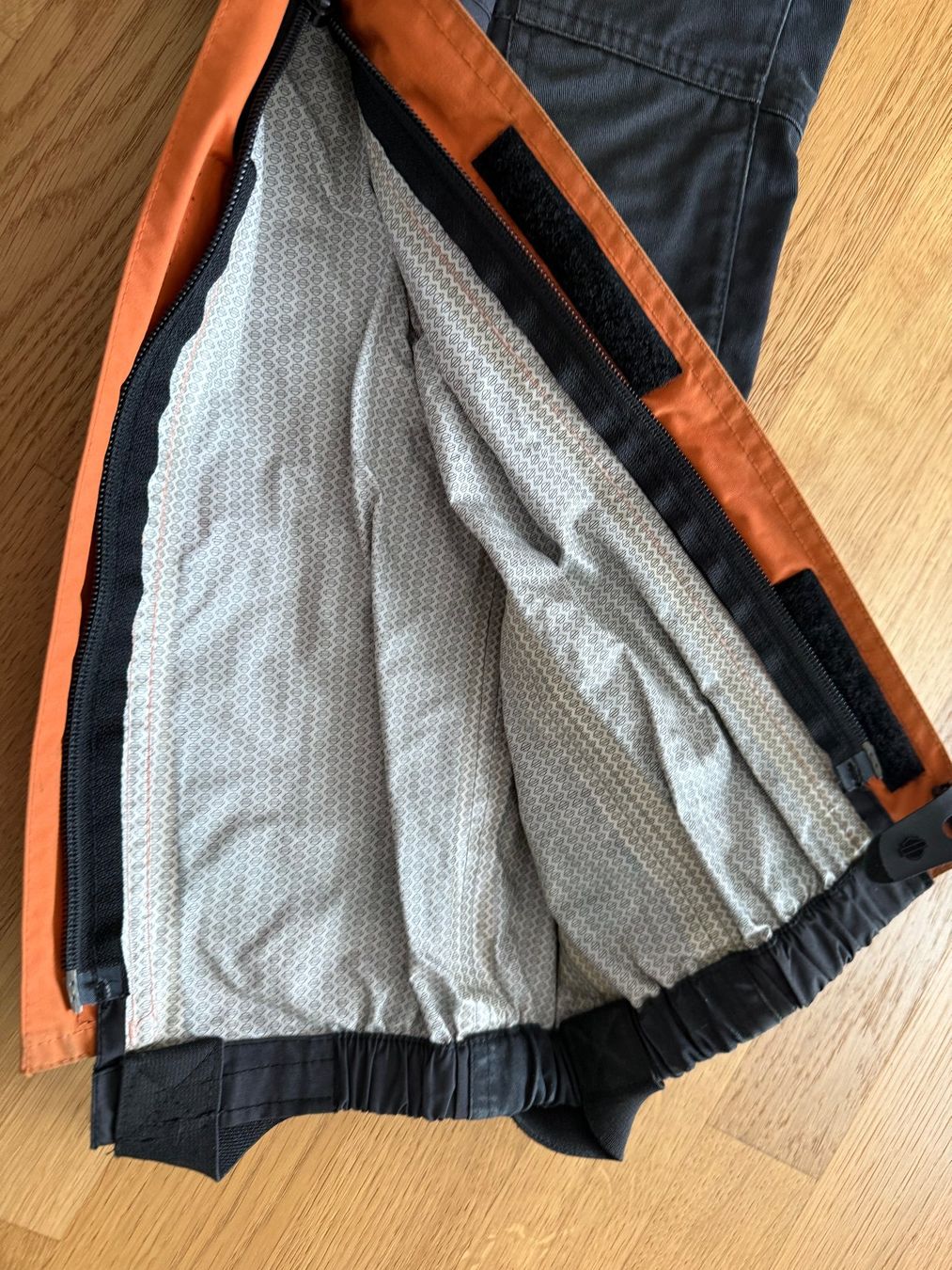 Harley-Davidson Hosen: Harley-Davidson-Damen-Regenhose Grösse M – Gebraucht aus Frauenkappelen von HDPerle 4