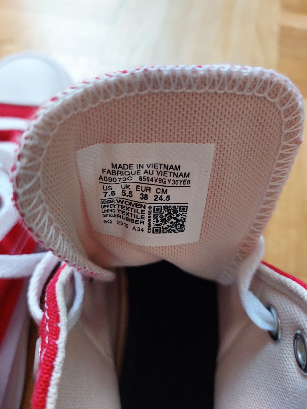 Converse Damenschuhe: Converse rot – Gebraucht aus Münchenbuchsee von Ataf_Morgana 3