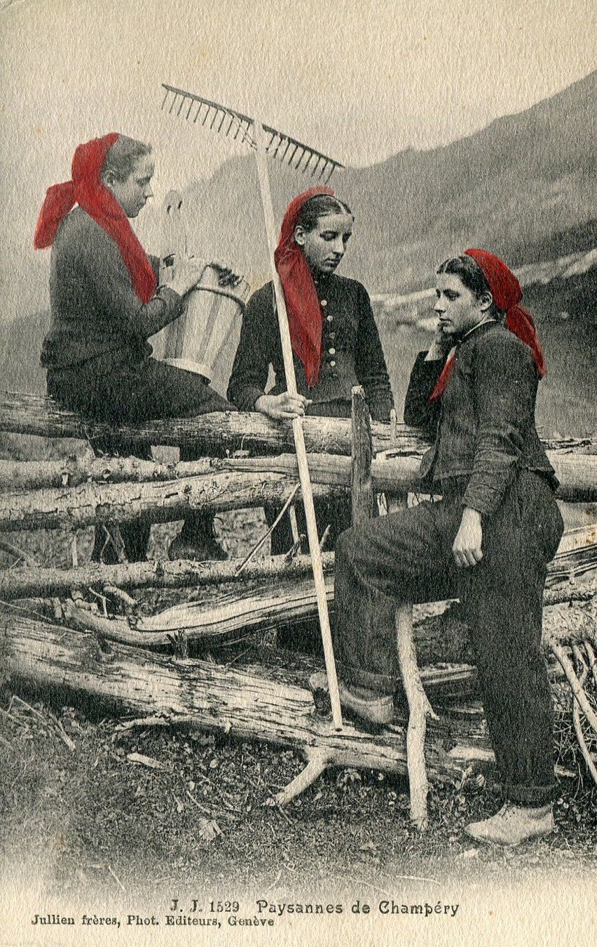 Cartes postales: Paysannes de Champéry – D'occasion à Les Avants par Jaman7