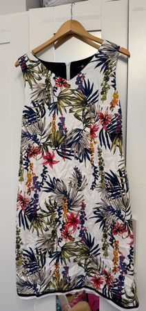 Sommerliches Kleid mit Blumenmuster, Grösse 44, Top