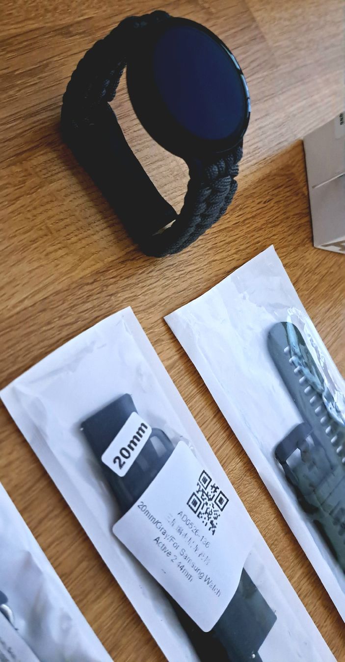 Samsung Smartwatch: SAMSUNG GALAXY WATCH ACTIVE 2 / Nuovo – Nuovo (secondo la descrizione) da Arcegno venduto da ProFamily 2