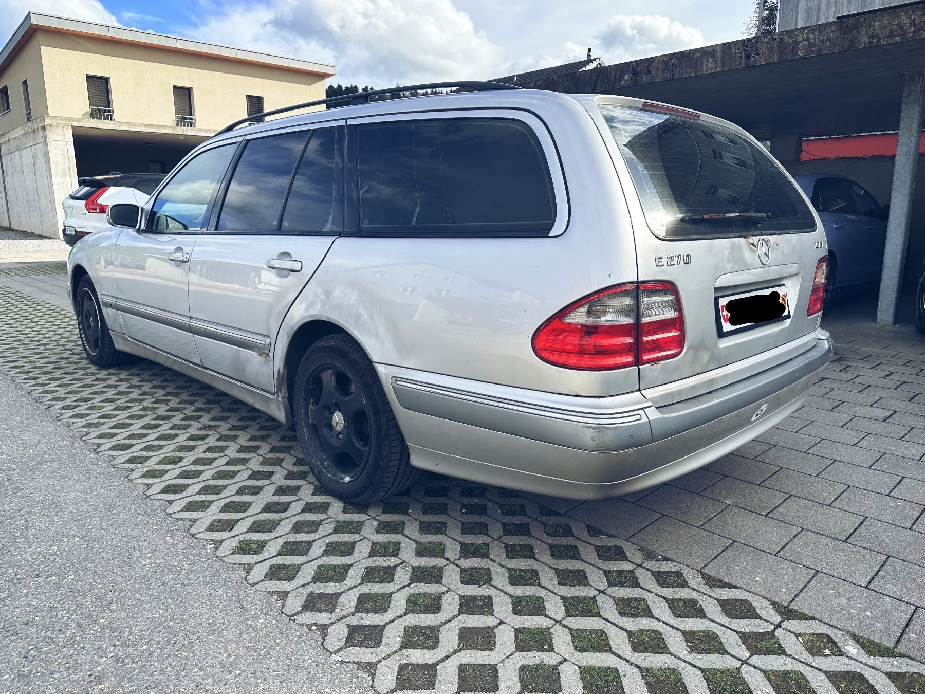 Mercedes-Benz Autos: Mercedes E270 CDI W210 Vollaustattung mit MFK – Gebraucht aus Bleienbach von  4