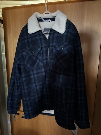 Fleece Jacke blau neu im Holzerlook 