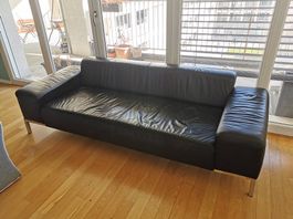 Gut erhaltenes Ledersofa