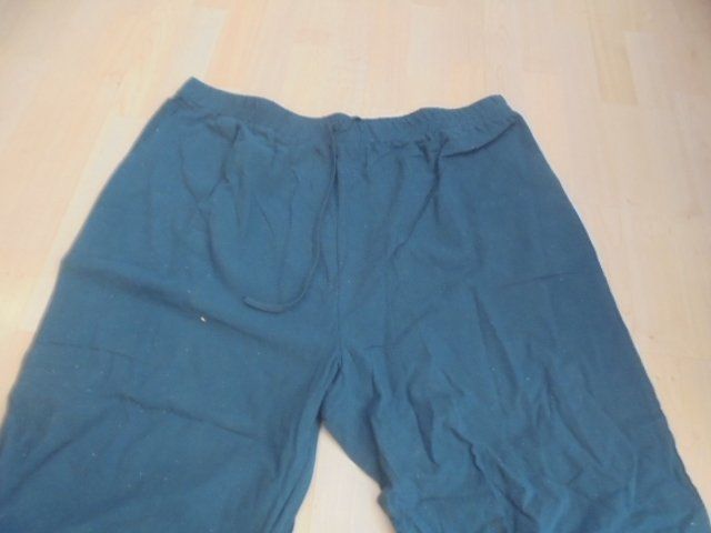 Pantaloni: Hose dunkelgrün Gr. 54 Polyester NEU – Nuovo (secondo la descrizione) da Hinwil venduto da Glasperlen