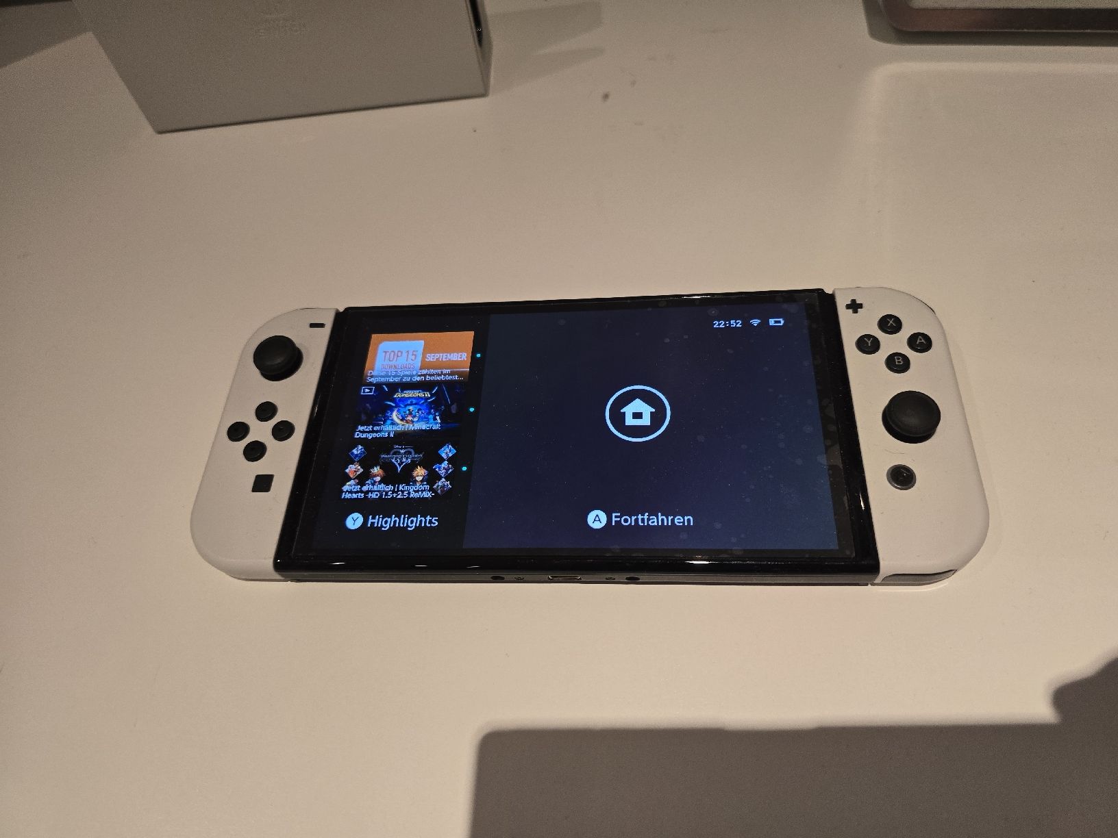 Nintendo Consoles: Nintendo Switch OLED mit OVP weiss mit Tasche – D'occasion à Wettingen par Squgnizzu75 2