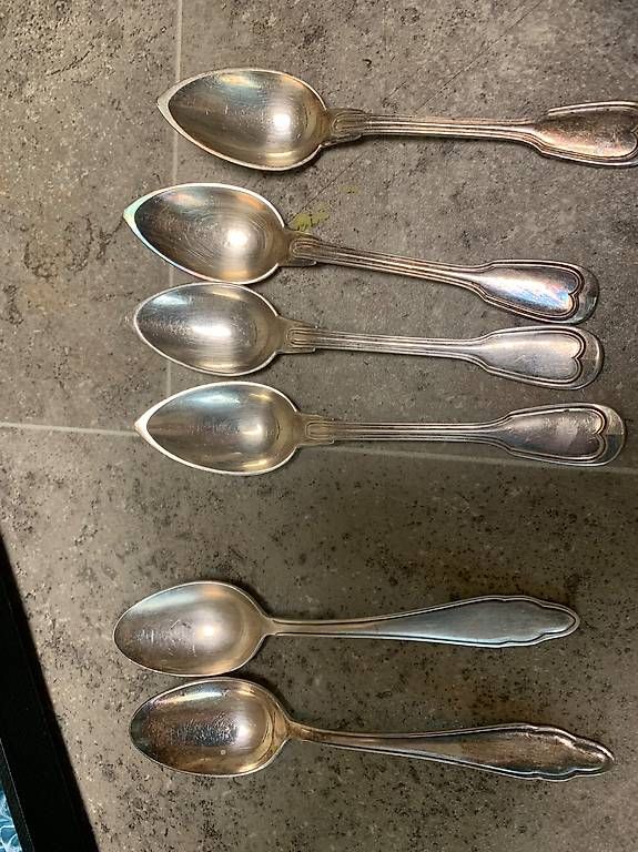 Cucchiai: cuillères en argent avec écrin  – Usato da Lussery-Villars venduto da Nini65 1