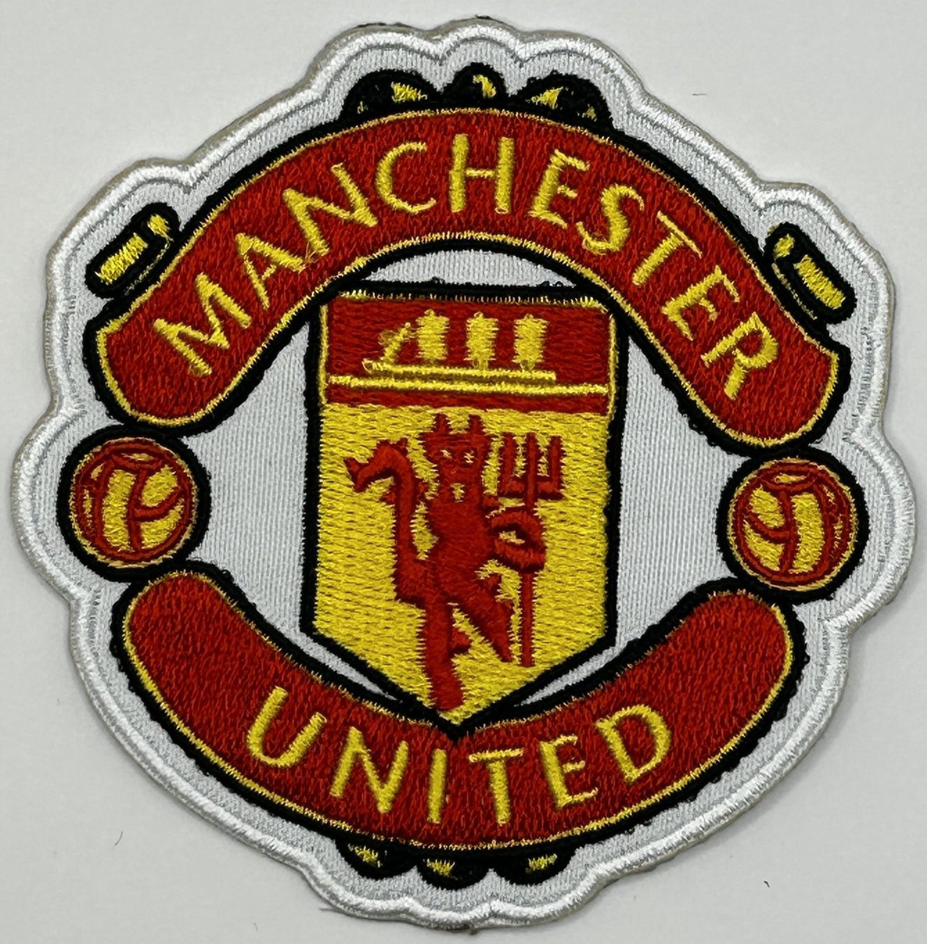 Manchester United Toppe: Manchester United Badge Aufnäher Patch Old Trafford Beckham – Nuovo e nell'imballaggio originale da Dättlikon venduto da easythings 1