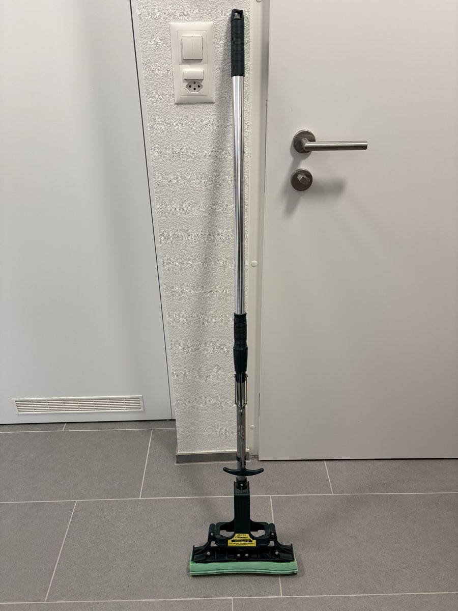 Sonstige Reinigungsgeräte: Sprintcleaner Bodenwischer - Schnell & Effizient! – Gebraucht aus Basel von ann_7w6q