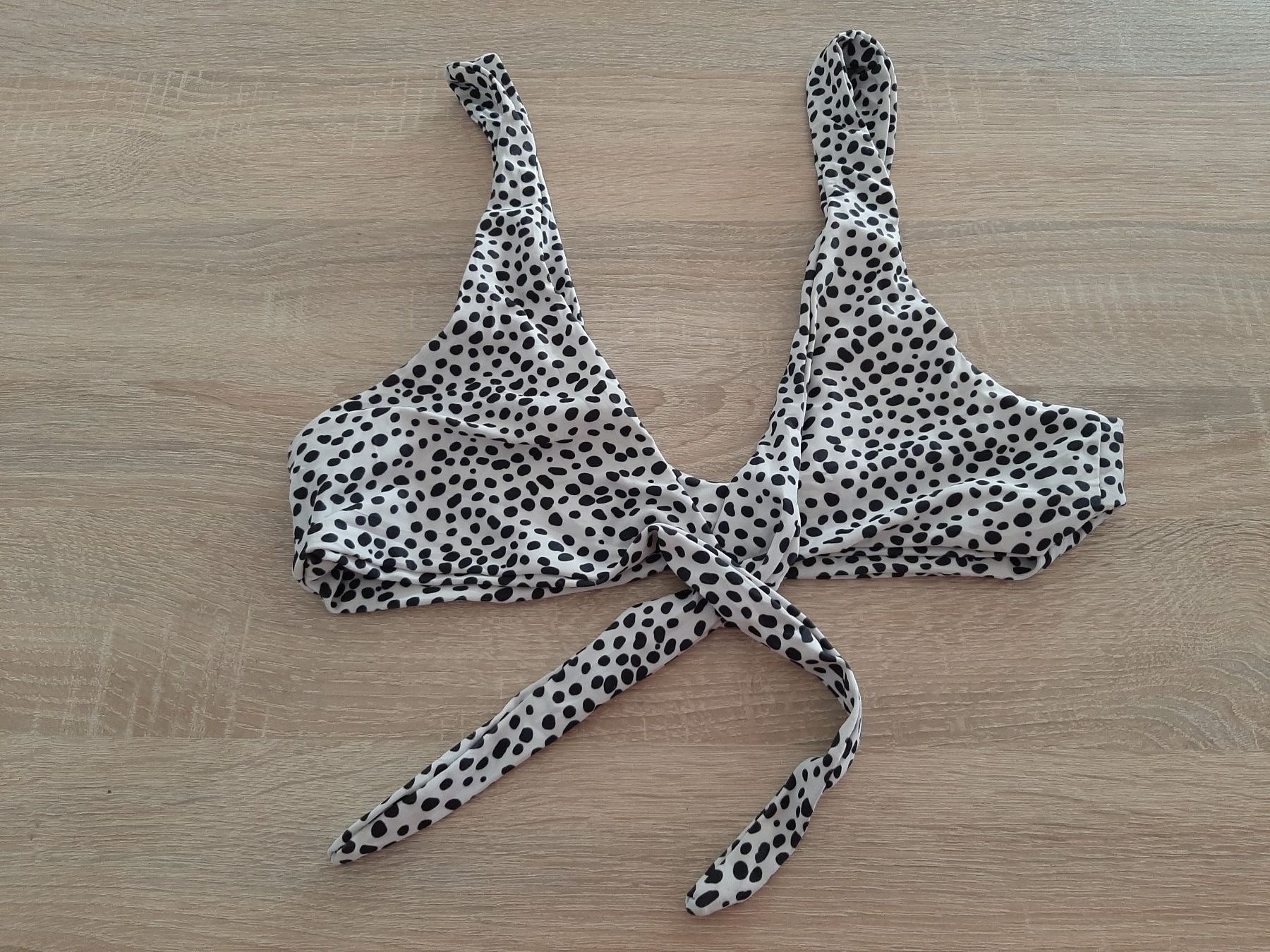 Costumi da bagno & Bikini: Bikini-Oberteil getupft, Gr. L, in der Mitte zum Binden – Usato da Menziken venduto da Rien1