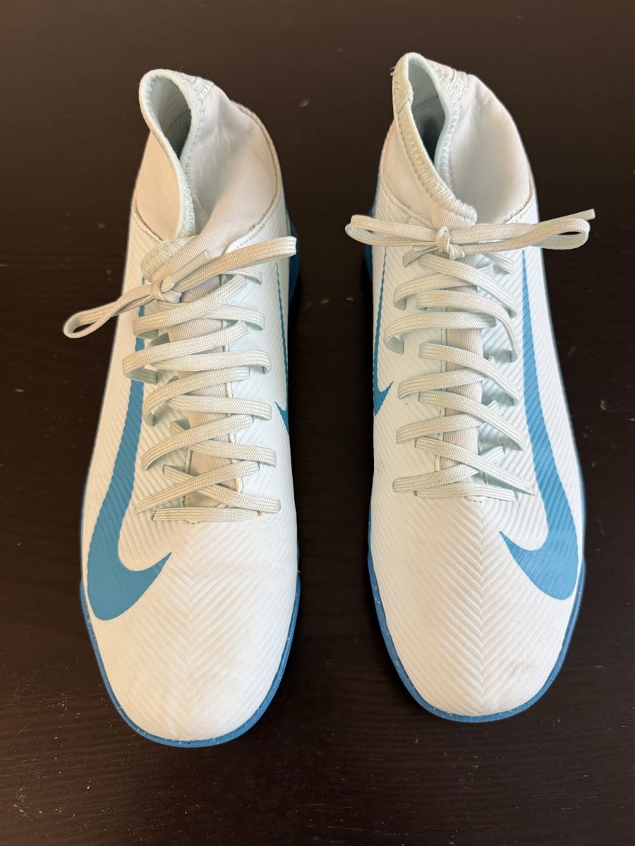 Nike Scarpe per ragazzi: NIKE Hallenturnschuhe Gr. 40 – Usato da Altendorf venduto da karlheinz03