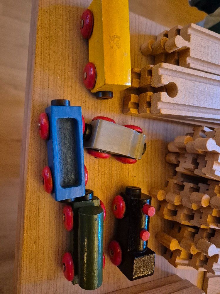 Giocattoli: Alte Holz Eisenbahn – Usato da Gstaad venduto da prit71 3