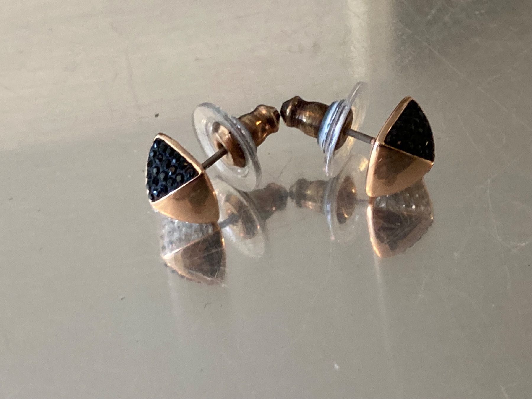 Swarovski Boucles d'oreille: Boucles d'oreilles Swarovski  doré – D'occasion à Marly par Antigona71 1