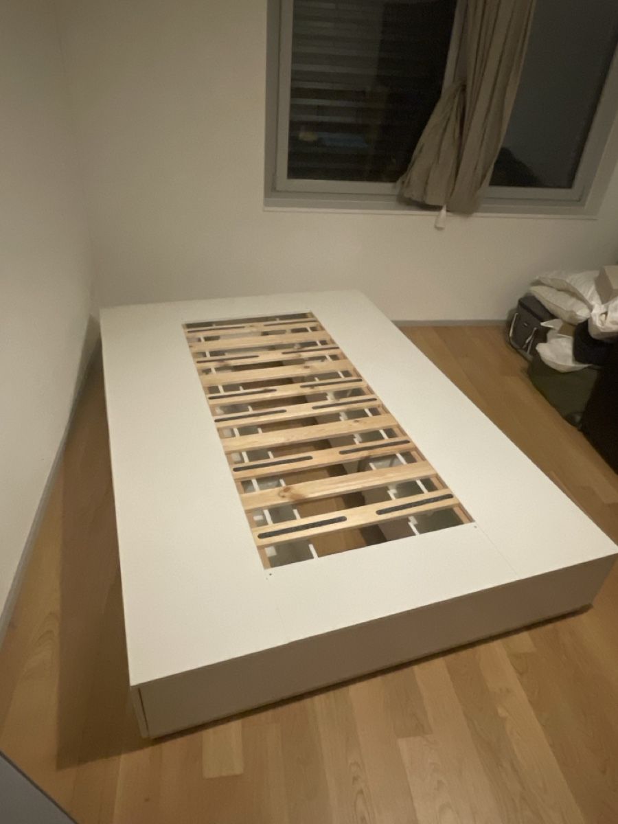 Betten: NORDLI bed frame 140x200 – Gebraucht aus Zürich von ach_bl7b 1