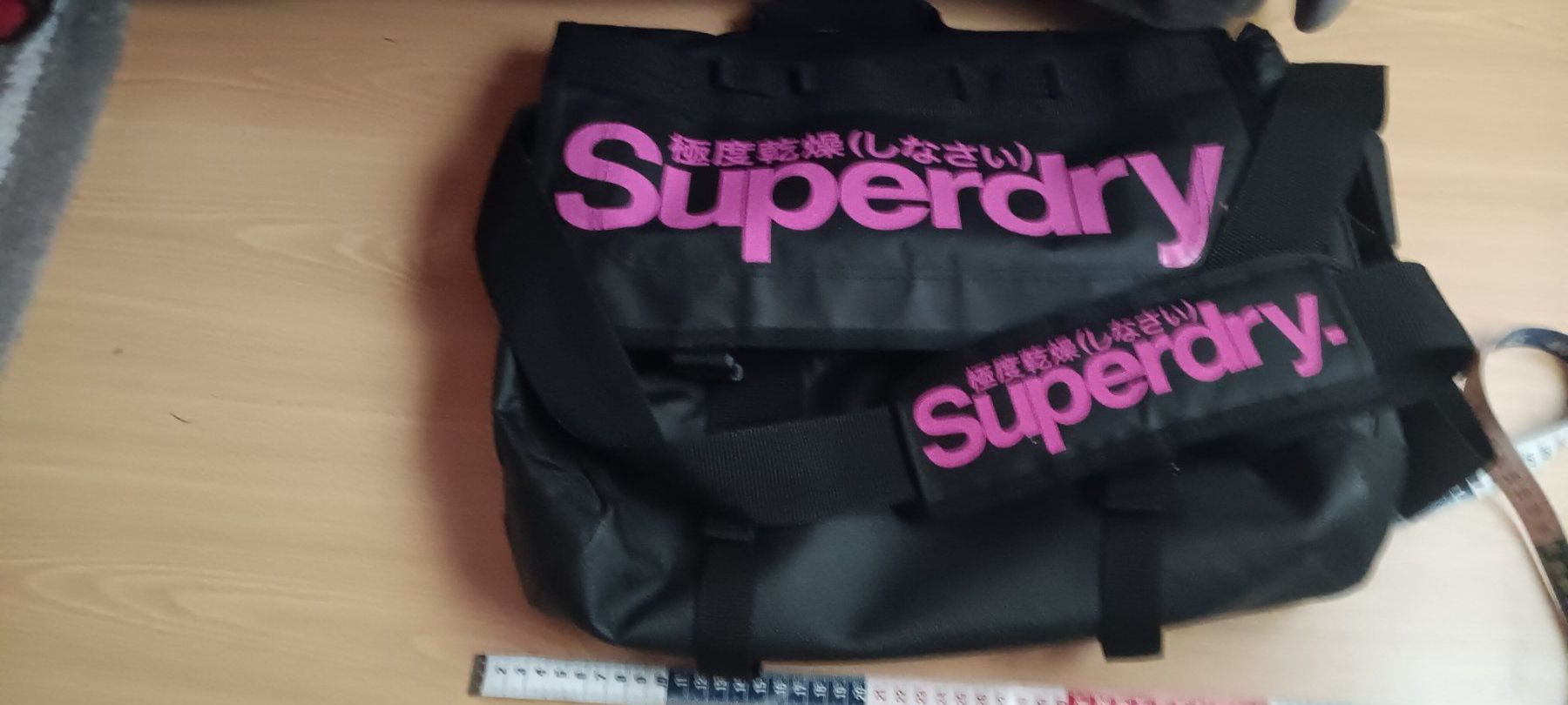 Superdry Sacs: Superdry Tasche Neu – Neuf (Voir description) à Maienfeld par Andyr44