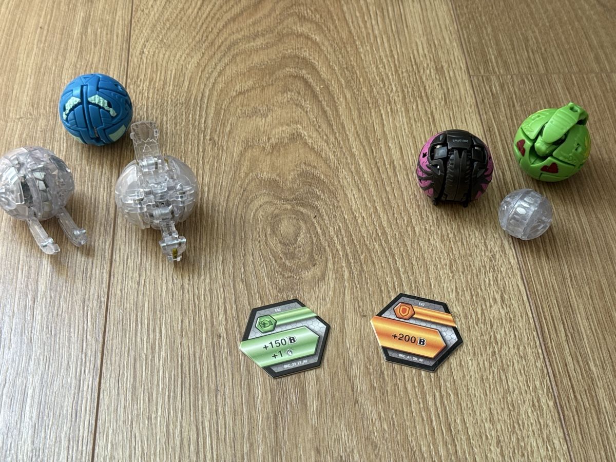 Giochi: Bakugan Sammlung: Karten & Figuren – Usato da Zürich venduto da HanBel