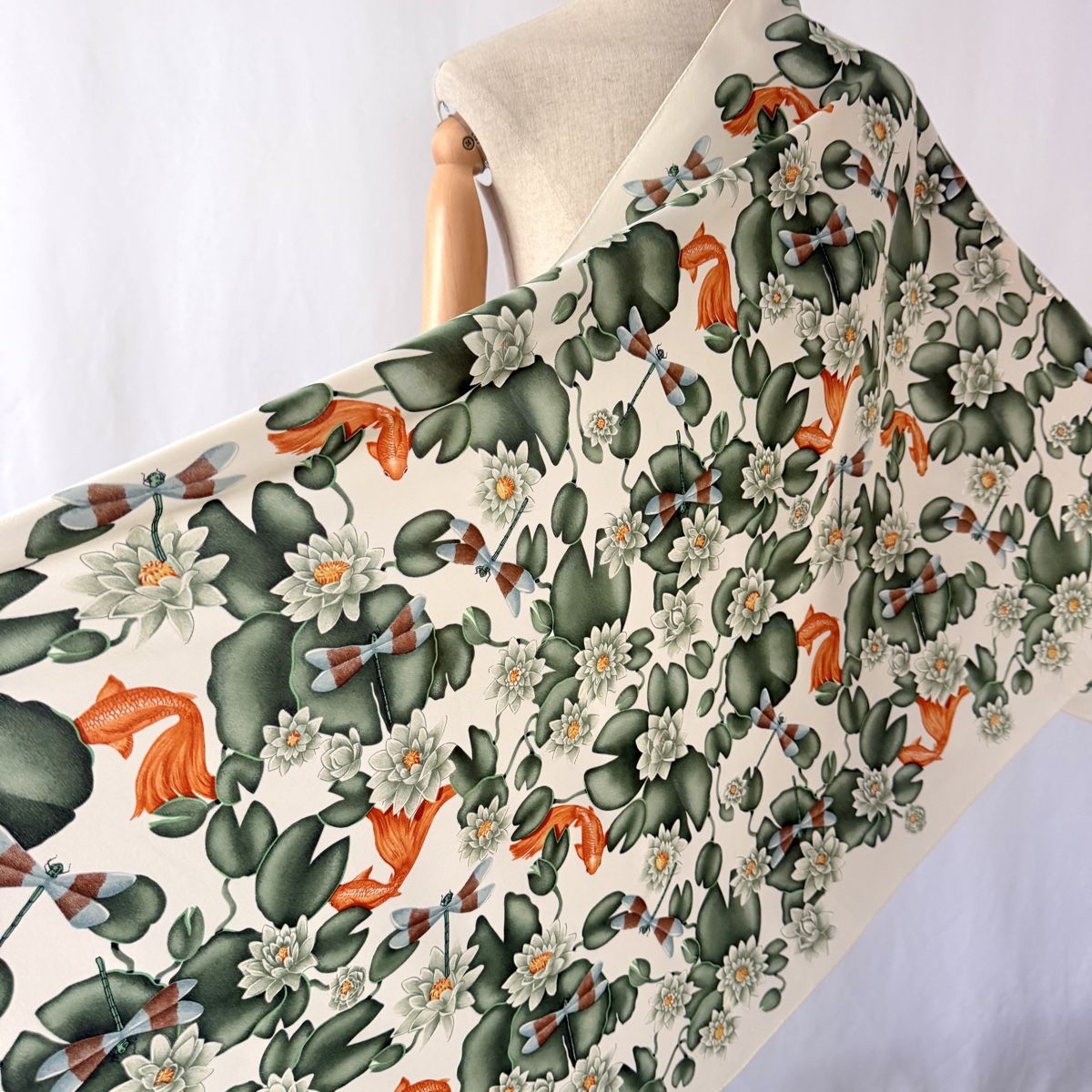 Fabric Frontline Foulards, Tücher & Schals: FABRIC FRONTLINE Silk Scarf – Gebraucht aus Emmen von Avviivva_Com2023 3