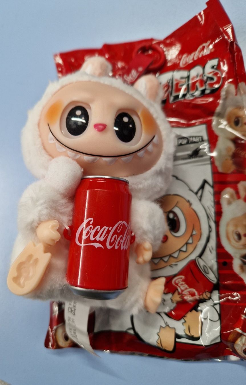 Statuette: Labubu blanc Coca cola NEUF 17 cm – Nuovo e nell'imballaggio originale da St-Imier venduto da goodber 2