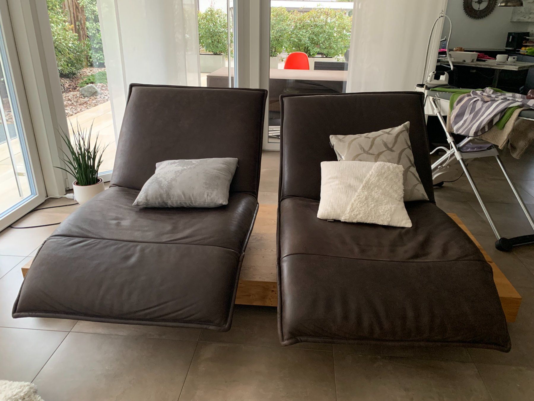 Koinor Sofas: 2er Designersofa Koinor, braun – Gebraucht aus Muttenz von coroyv 1