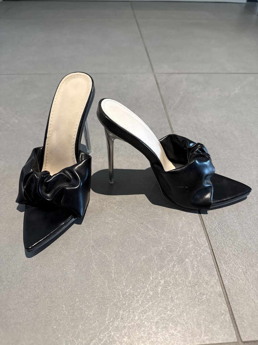 Scarpe da donna: Mules à talon – Usato da Fribourg venduto da Mya_Asb 1
