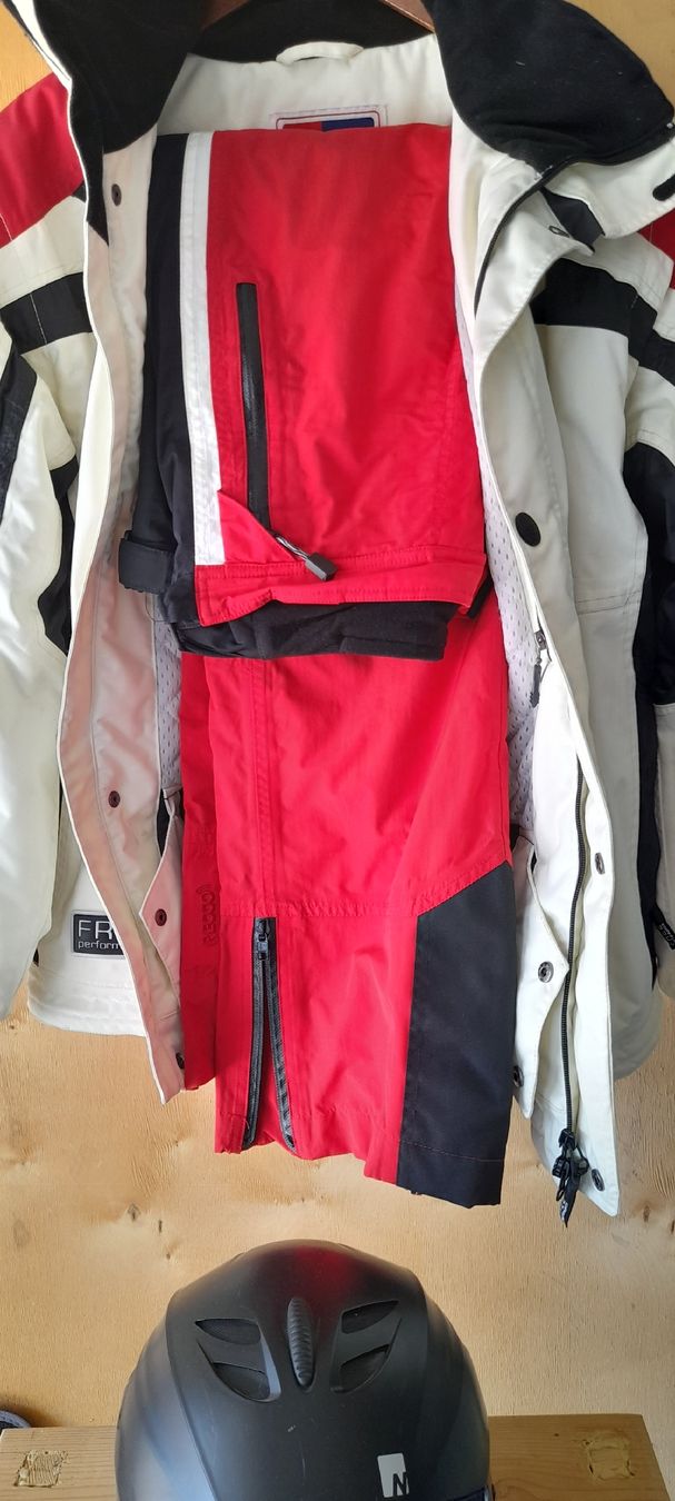 Lotti di vestiti: Schöffel Schibekleidung incl. Helm – Usato da Walzenhausen venduto da and_55gb 1