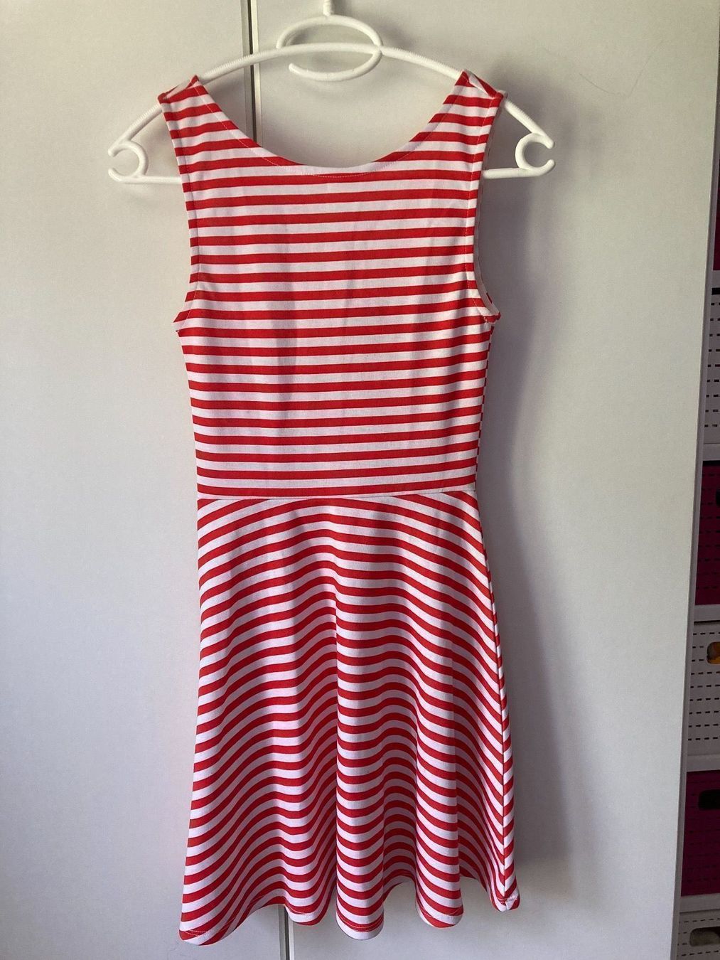 Robes: Gestreiftes Kleid rot-weiss Gr. 34 – D'occasion à Thun par Vans_98
