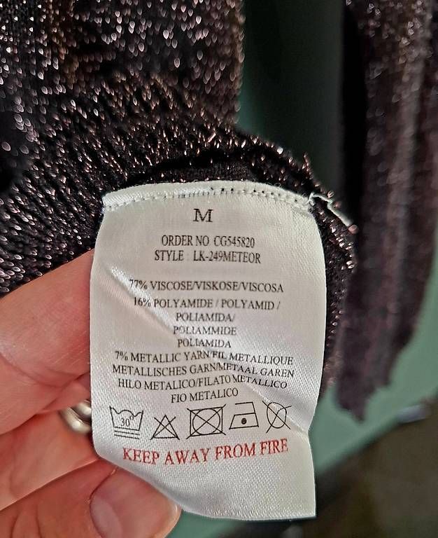 Pullover & Sweatshirts: Dünnes Pulli mit Metall/Glitzer Fasern, Grösse M – Gebraucht aus Stallikon von nor_9fxw 2