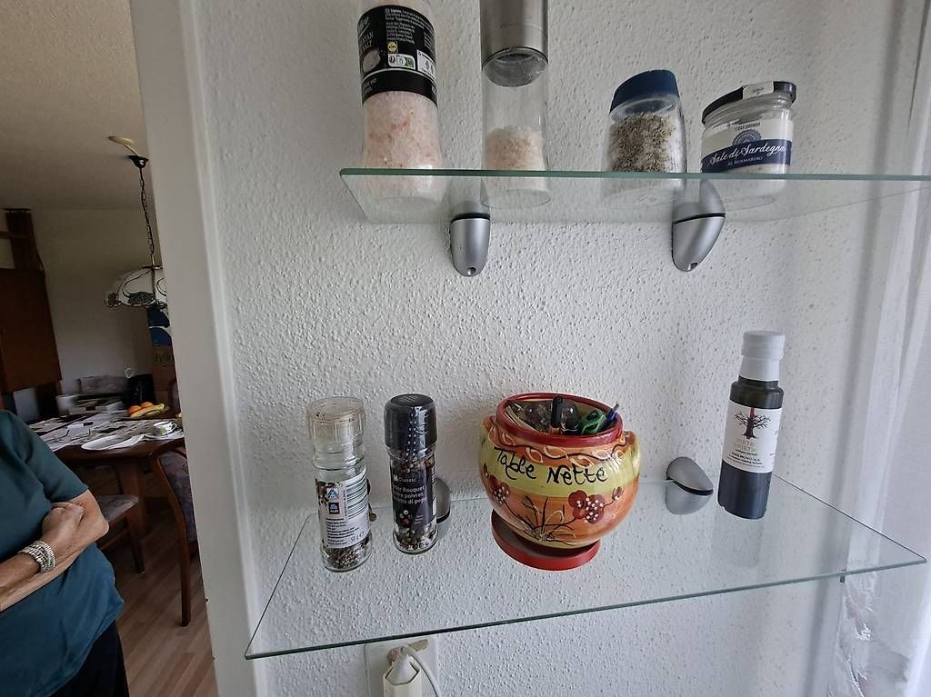 Scaffali: 3 Glastablare – Usato da Zürich venduto da swi_2l72 1