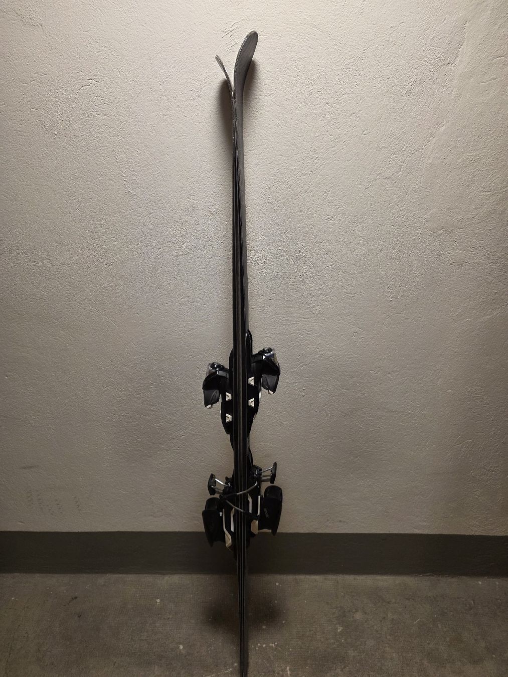 Skis: EDL Black Skis w. bindings – Gebraucht aus Genève von lea_67wq 1
