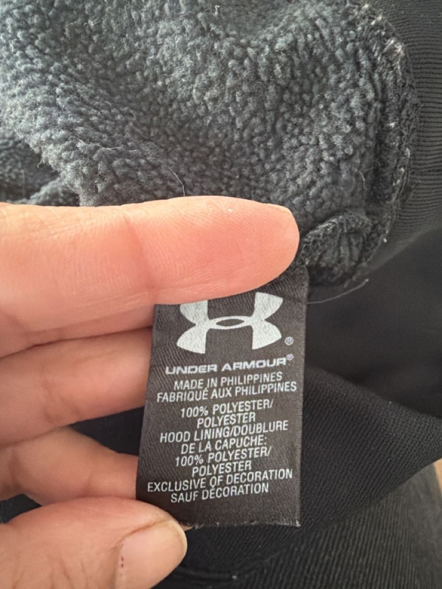 Under Armour Pullover & Sweatshirts: Warmer Under Armour Hoodie, GrösseS/ M, – Gebraucht aus Moudon von patricia115 4