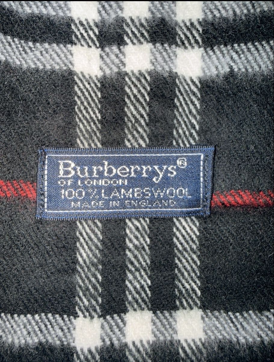 Burberry Foulards, Tücher & Schals: Écharpe Burberry Vintage noire  – Gebraucht aus Orbe von Miki_7777 1