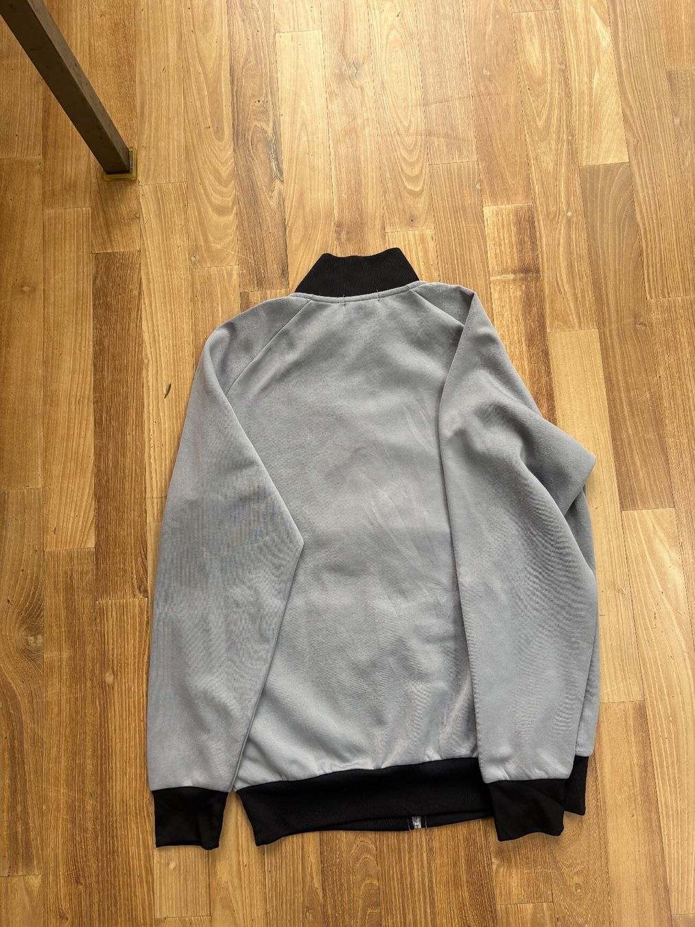 Giacche: Spalding Trainingsjacke Grau/Schwarz, L – Usato da Zürich venduto da bpf1700 1